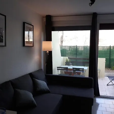 Appartement studio de 18 m2 et une terrasse de 9 m2 en rez-de chaussée entièrement refait à neuf avec accès direct à la plage Marseillan  Exterior foto