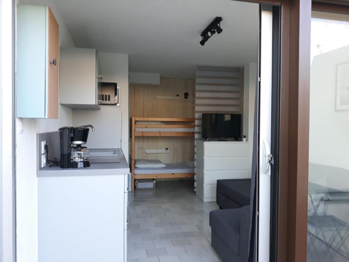 De 18 M2 Et Terrasse De 9 M2 En Rez-de Chaussée Entièrement Refait à Neuf Avec Accès Direct à La Appartement