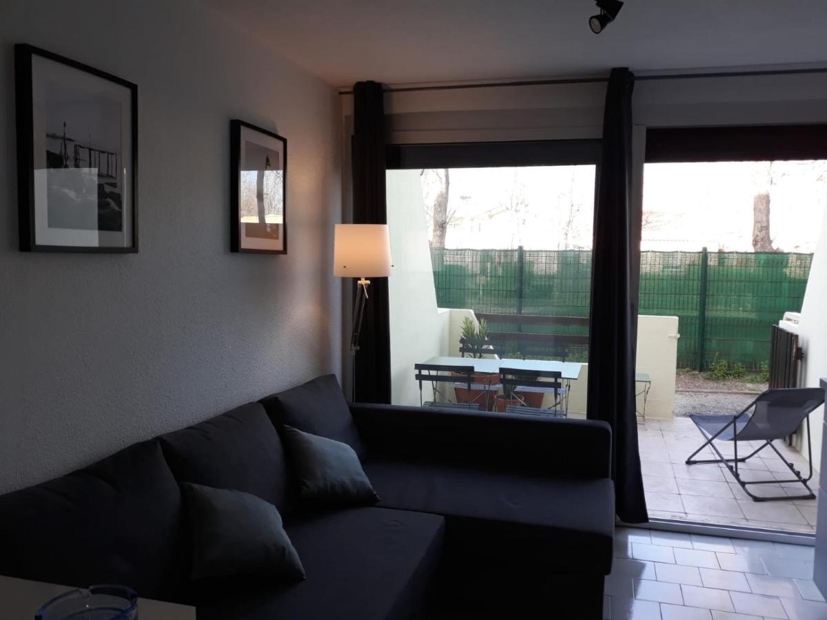 De 18 M2 Et Terrasse De 9 M2 En Rez-de Chaussée Entièrement Refait à Neuf Avec Accès Direct à La Appartement Marseillan (Herault)