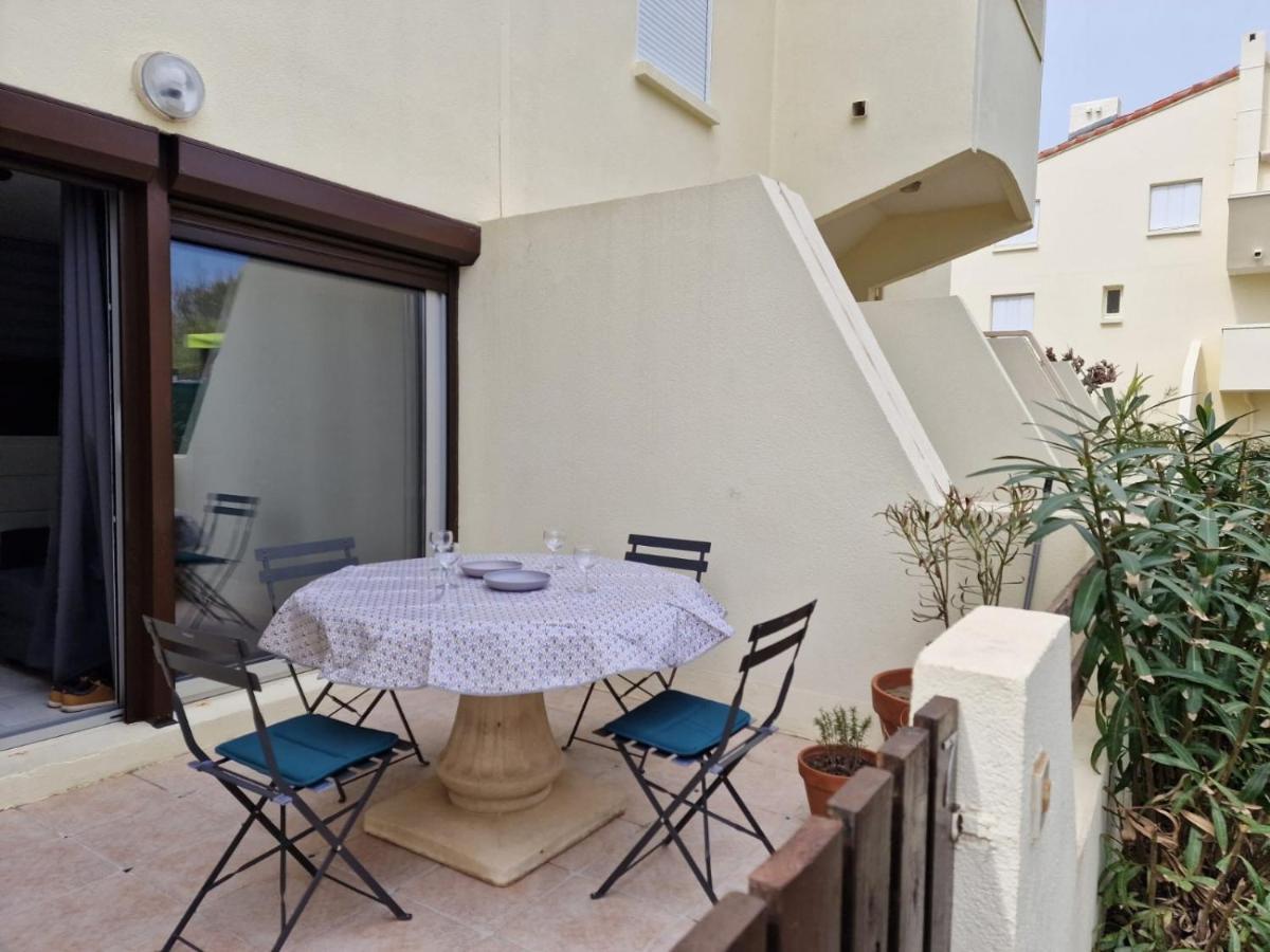 Appartamento De 18 M2 Et Terrasse De 9 M2 En Rez-de Chaussée Entièrement Refait à Neuf Avec Accès Direct à La *